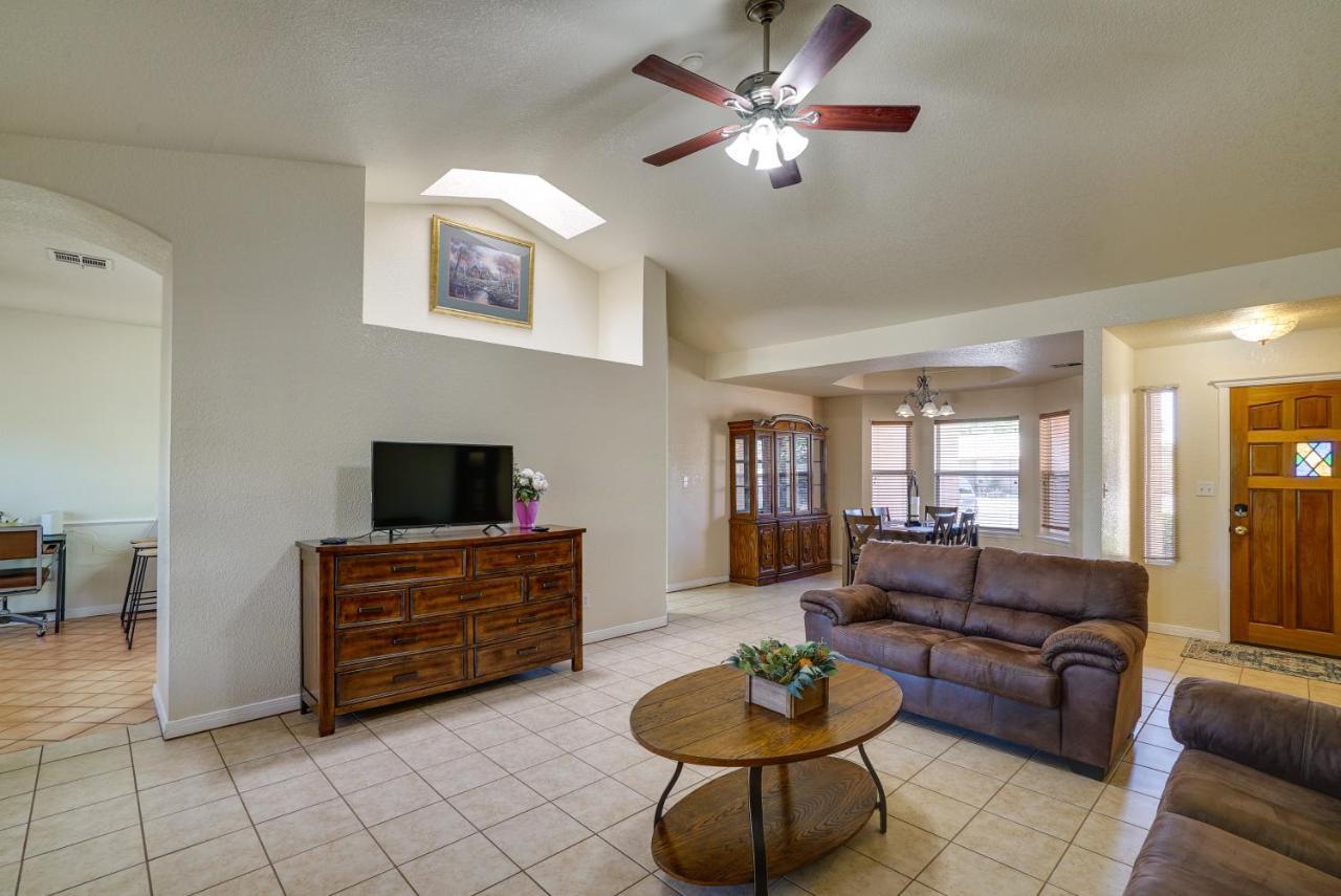 Convenient Las Cruces Home With Patio And Grill! Exterior photo